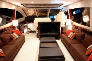 Charter yacht AWOL - Photo Lazzara